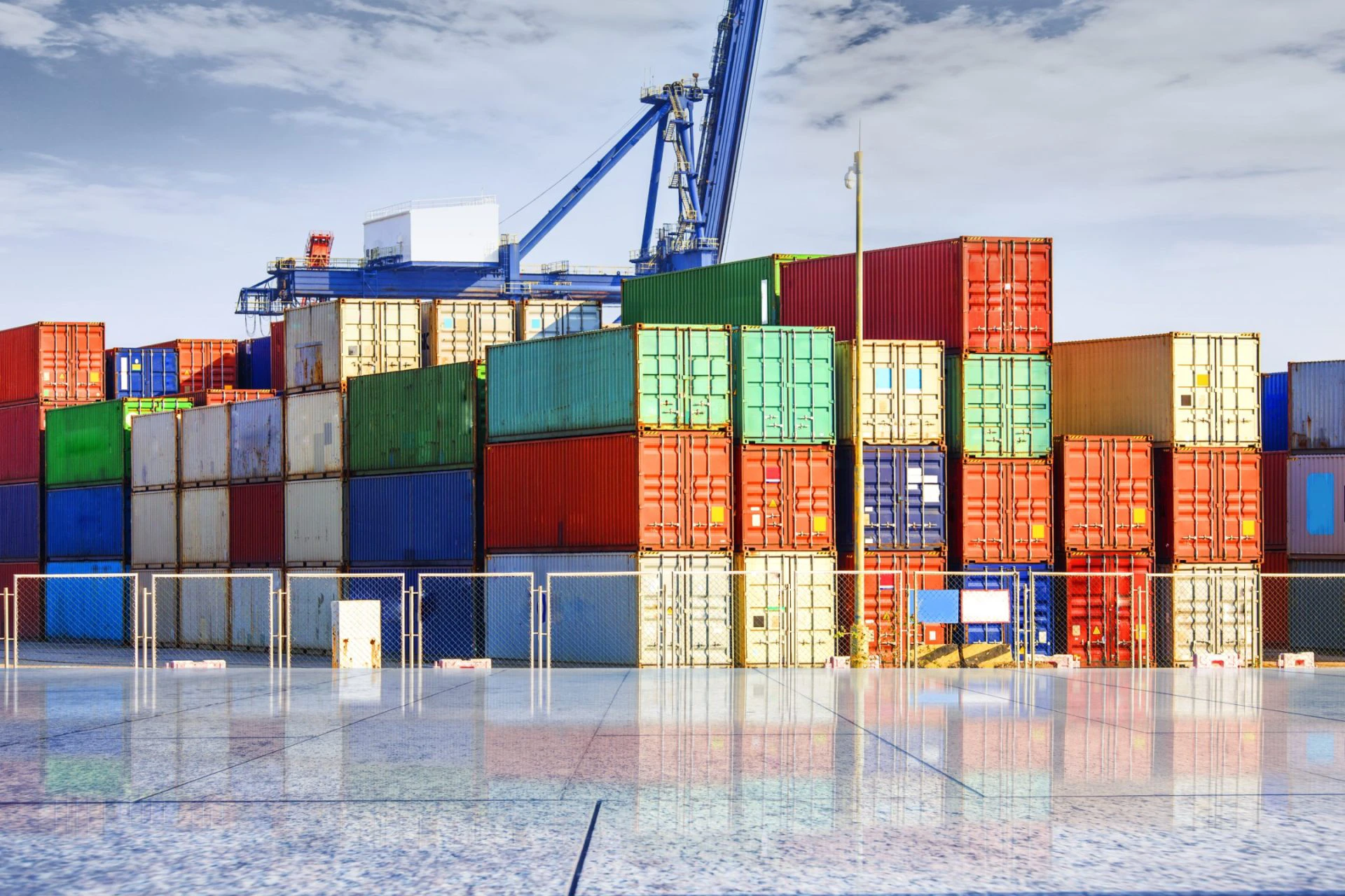 https://israglobal.net/wp-content/uploads/2023/05/container-terminal-wharf-transport-scaled-e1661704895321-1920x1280-2.webp